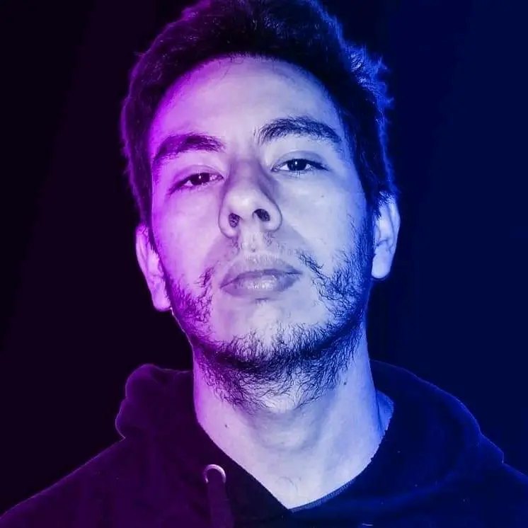 Retrato de Emiliano Gonzalez, quien dirige ZeilSoft